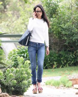 Jordana Brewster feet photo thumbnail