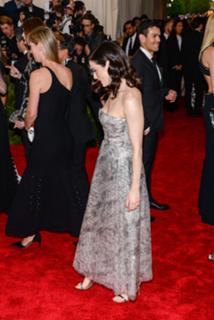 Rachel Weisz feet photo thumbnail