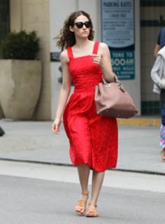 Emmy Rossum feet photo thumbnail