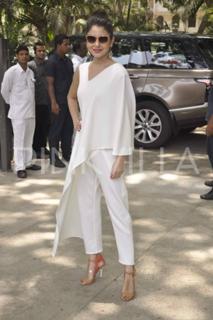Anushka Sharma feet photo thumbnail