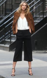 Karlie Kloss feet photo thumbnail
