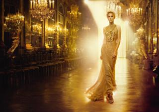 Charlize Theron feet photo thumbnail