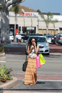 Vanessa Hudgens feet photo thumbnail