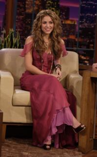 Shakira feet photo thumbnail