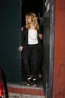 Jennifer Lawrence feet photo thumbnail