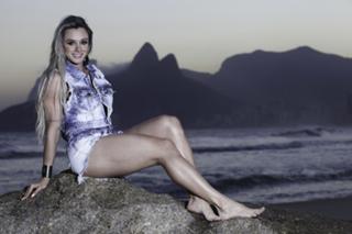 Juliana Salimeni feet photo thumbnail