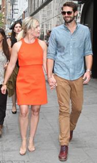 Jennie Garth feet photo thumbnail