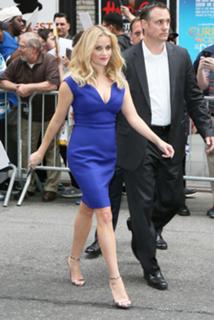Reese Witherspoon feet photo thumbnail