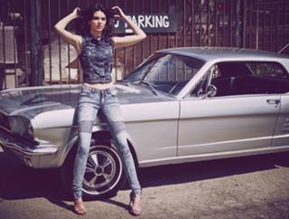 Kendall Jenner feet photo thumbnail