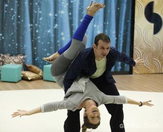 Juliana Paiva feet photo thumbnail