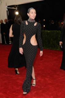 Miley Cyrus feet photo thumbnail