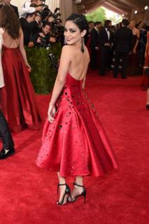Vanessa Hudgens feet photo thumbnail