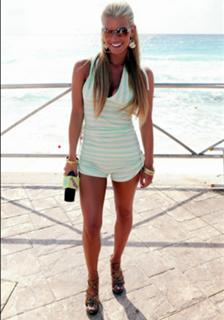 Jessica Simpson feet photo thumbnail