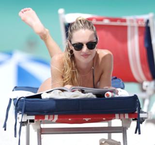 Candice Swanepoel feet photo thumbnail