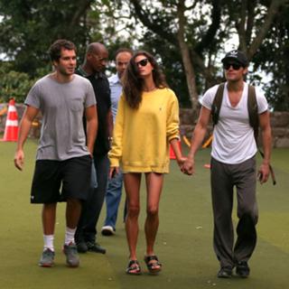 Phoebe Tonkin feet photo thumbnail