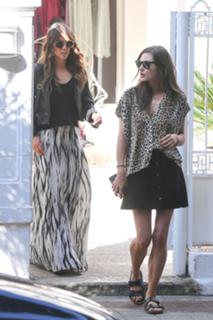 Phoebe Tonkin feet photo thumbnail