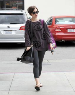 Lily Collins feet photo thumbnail