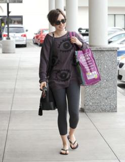 Lily Collins feet photo thumbnail
