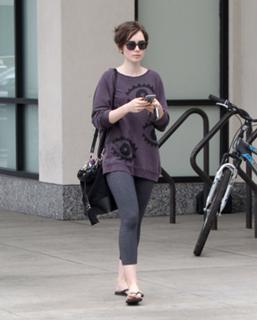 Lily Collins feet photo thumbnail