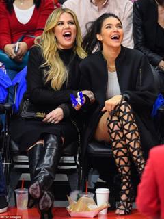 Kendall Jenner feet photo thumbnail