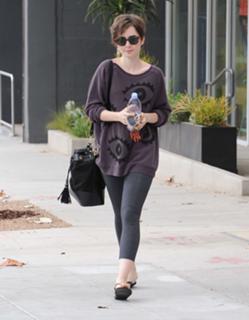 Lily Collins feet photo thumbnail
