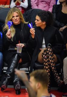 Kendall Jenner feet photo thumbnail