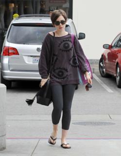 Lily Collins feet photo thumbnail
