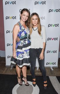 Kristin Davis feet photo thumbnail