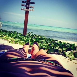 Heidi Klum feet photo thumbnail