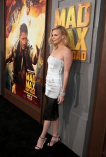 Charlize Theron feet photo thumbnail
