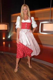 Sonya Kraus feet photo thumbnail