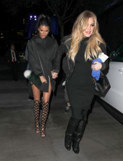 Kendall Jenner feet photo thumbnail