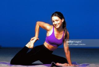 Kristin Davis feet photo thumbnail