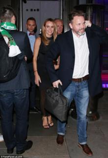 Amanda Holden feet photo thumbnail