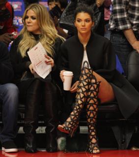 Kendall Jenner feet photo thumbnail