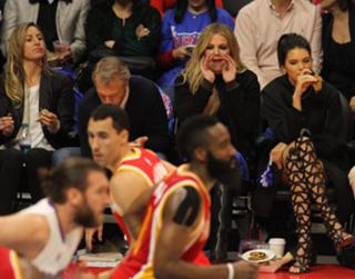 Kendall Jenner feet photo thumbnail