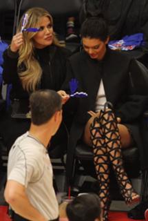 Kendall Jenner feet photo thumbnail