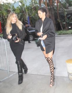 Kendall Jenner feet photo thumbnail