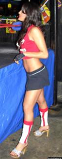 Nikki Garcia feet photo thumbnail