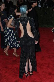 Miley Cyrus feet photo thumbnail