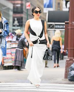Lady Gaga feet photo thumbnail