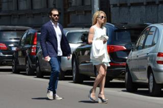 Michelle Hunziker feet photo thumbnail