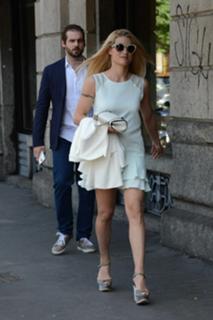 Michelle Hunziker feet photo thumbnail