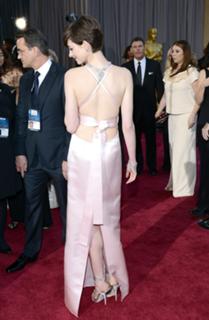 Anne Hathaway feet photo thumbnail