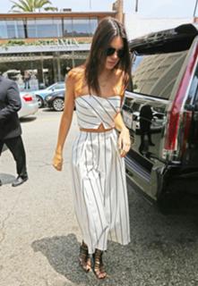 Kendall Jenner feet photo thumbnail