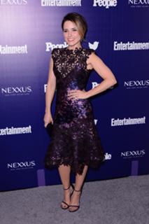 Sophia Bush feet photo thumbnail