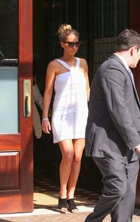 Jennifer Lawrence feet photo thumbnail