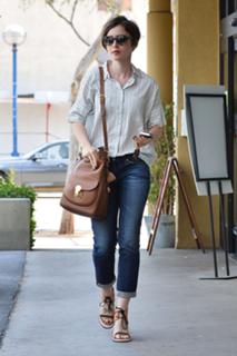 Lily Collins feet photo thumbnail
