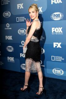 Emma Roberts feet photo thumbnail