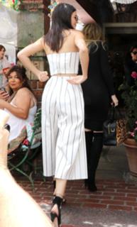 Kendall Jenner feet photo thumbnail